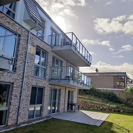 Neubau-ferienwohnung Mit Panorama-seeblick 아파트 *
