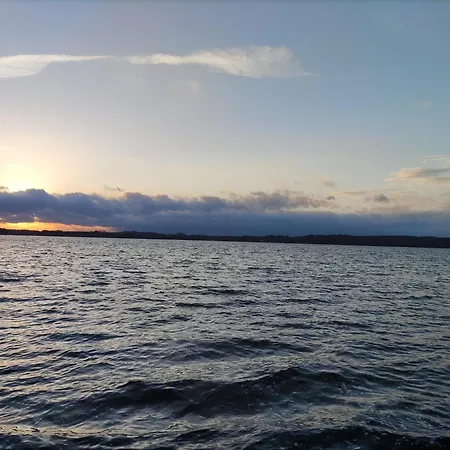 아파트 Neubau-ferienwohnung Mit Panorama-seeblick