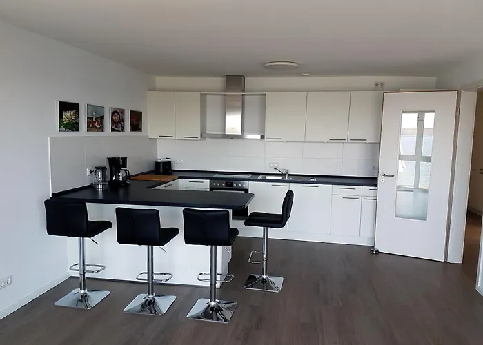 Neubau-ferienwohnung Mit Panorama-seeblick Bosau